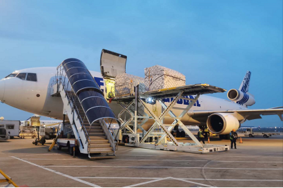 突發(fā)事件！美國(guó)洛杉磯機(jī)場(chǎng)拆板工作人員大規(guī)模感染新冠，CA貨班撤銷(xiāo)，12月物流提單恐有大耽誤