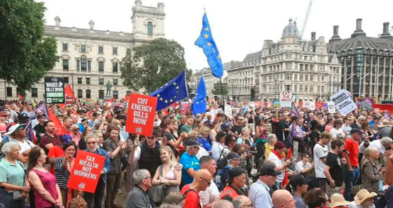 多國(guó)發(fā)生大罷工！貨物提柜、派送將多多少少遭受不同程度影響！