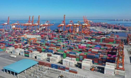 美國港口重現(xiàn)“海上大堵車”